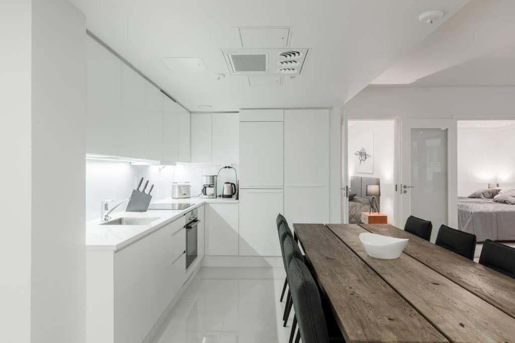 Sleek And Spacious 3 Bedroom Apartment In City Centre Helsinki Exterior foto