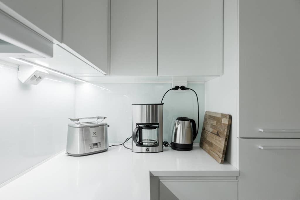 Sleek And Spacious 3 Bedroom Apartment In City Centre Helsinki Exterior foto